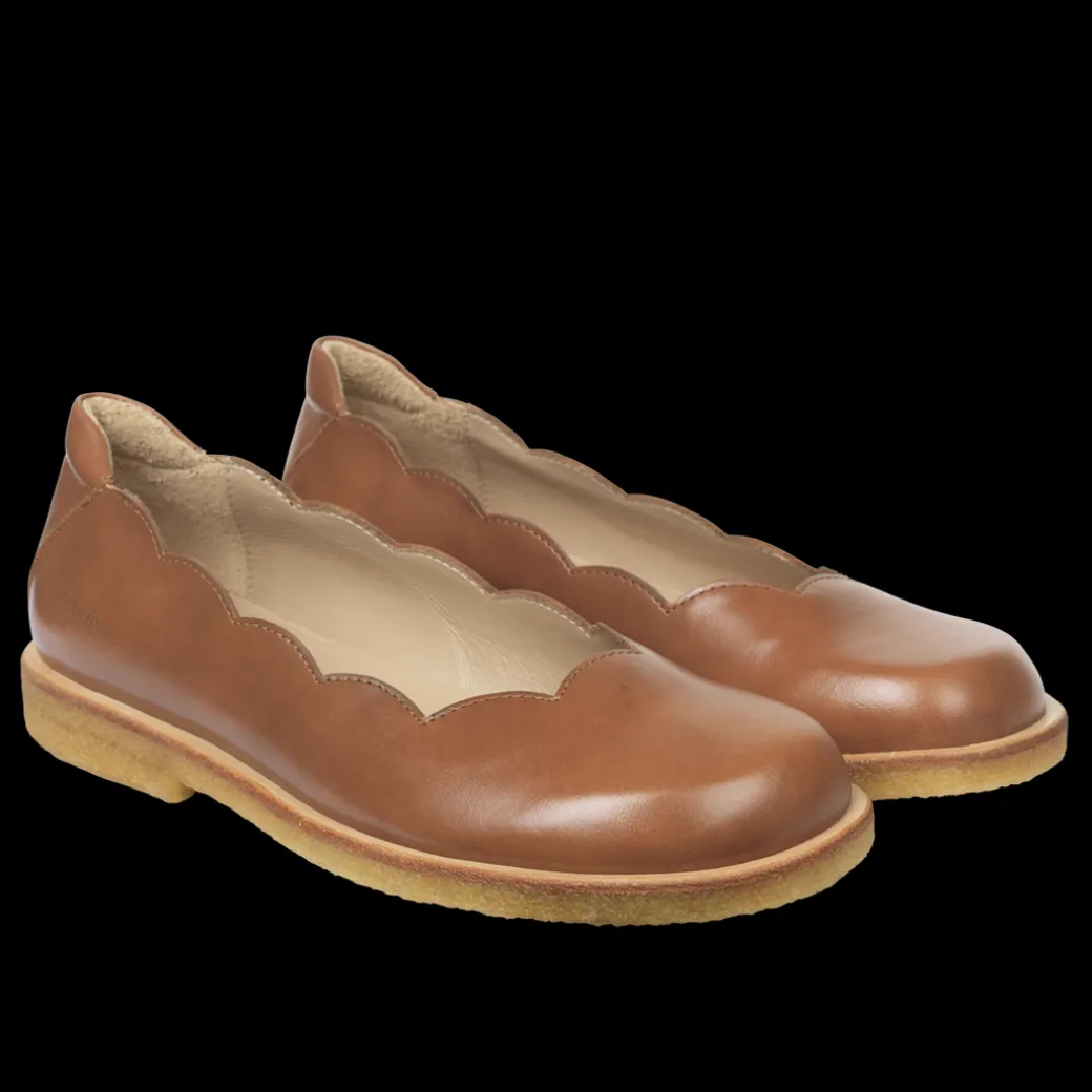 Ballerina Med Bølgekanter