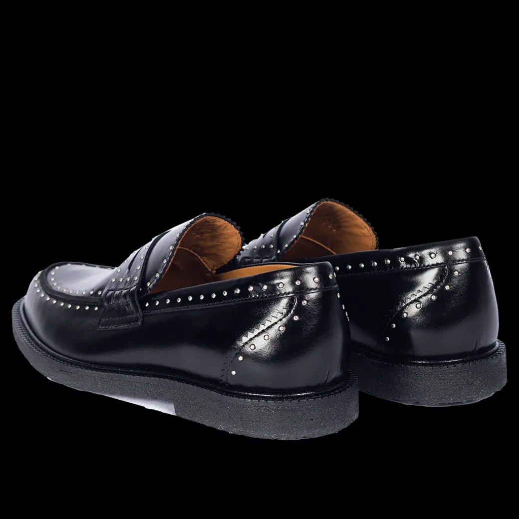 Klassisk Penny Loafer Med Dekorative Sølvnitter