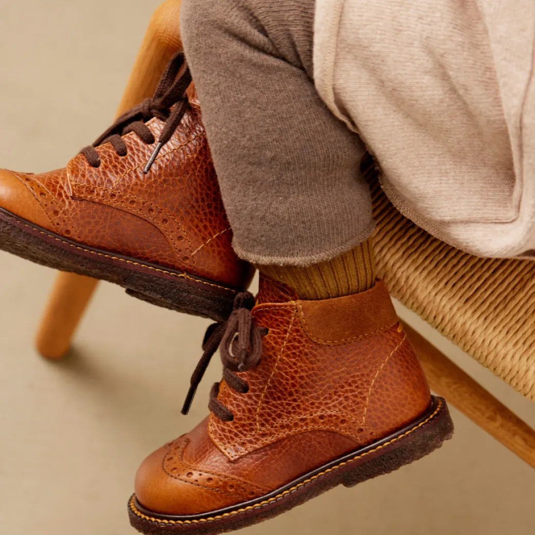 Klassisk Snøresko Med Brogue Detaljer