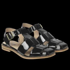 Sandal