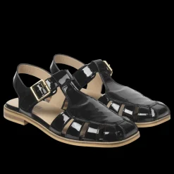 Sandal