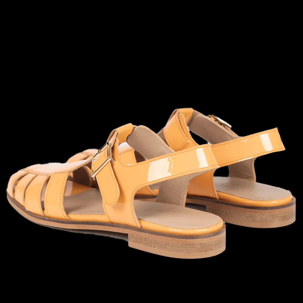 Sandal