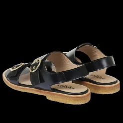 Sandal