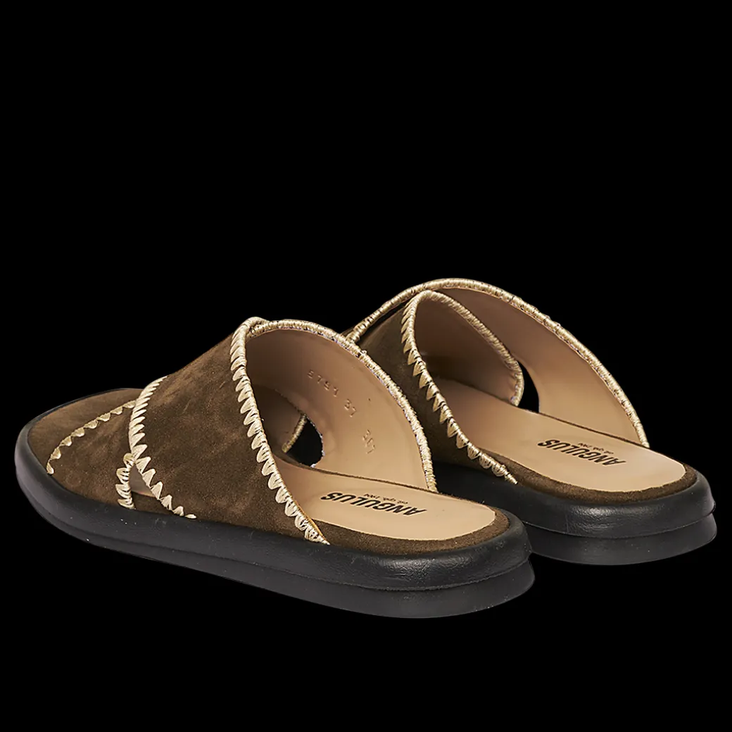 Sandal
