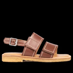 Sandal Med Detalje Stikninger, Velcro Og Spænde