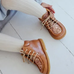 Snøresko Med Glitterdetalje